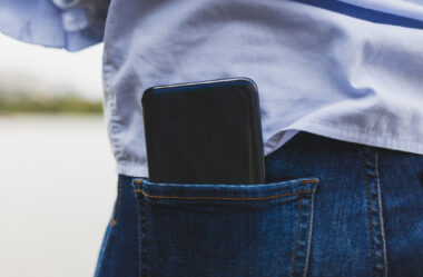 Celular em fins de semana não caracteriza sobreaviso