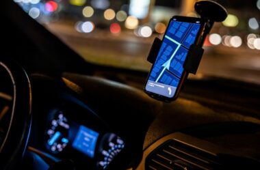 Gamificação de fluxo de trabalho não exclui subordinação, decide TST sobre Uber